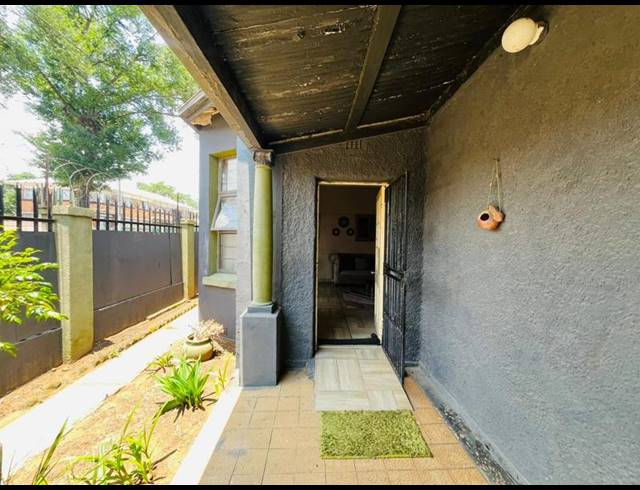 10 BEDROOM HOUSE FOR SALE IN KENILWORTH